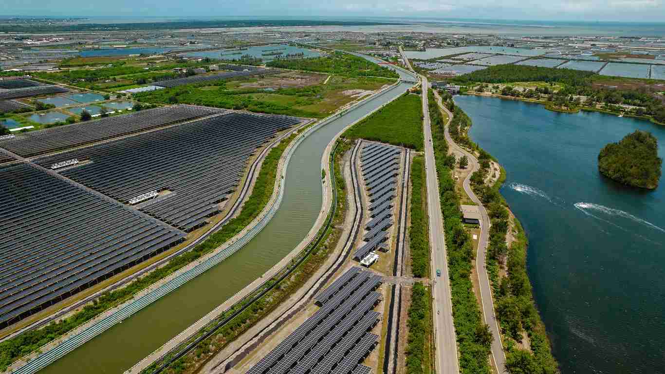 龙门国际能源事业提供智慧能源管理、、太阳能监控管理、、、、全方位电厂建置及运维解决方案，，，并拥有管理超过6000案场的经验