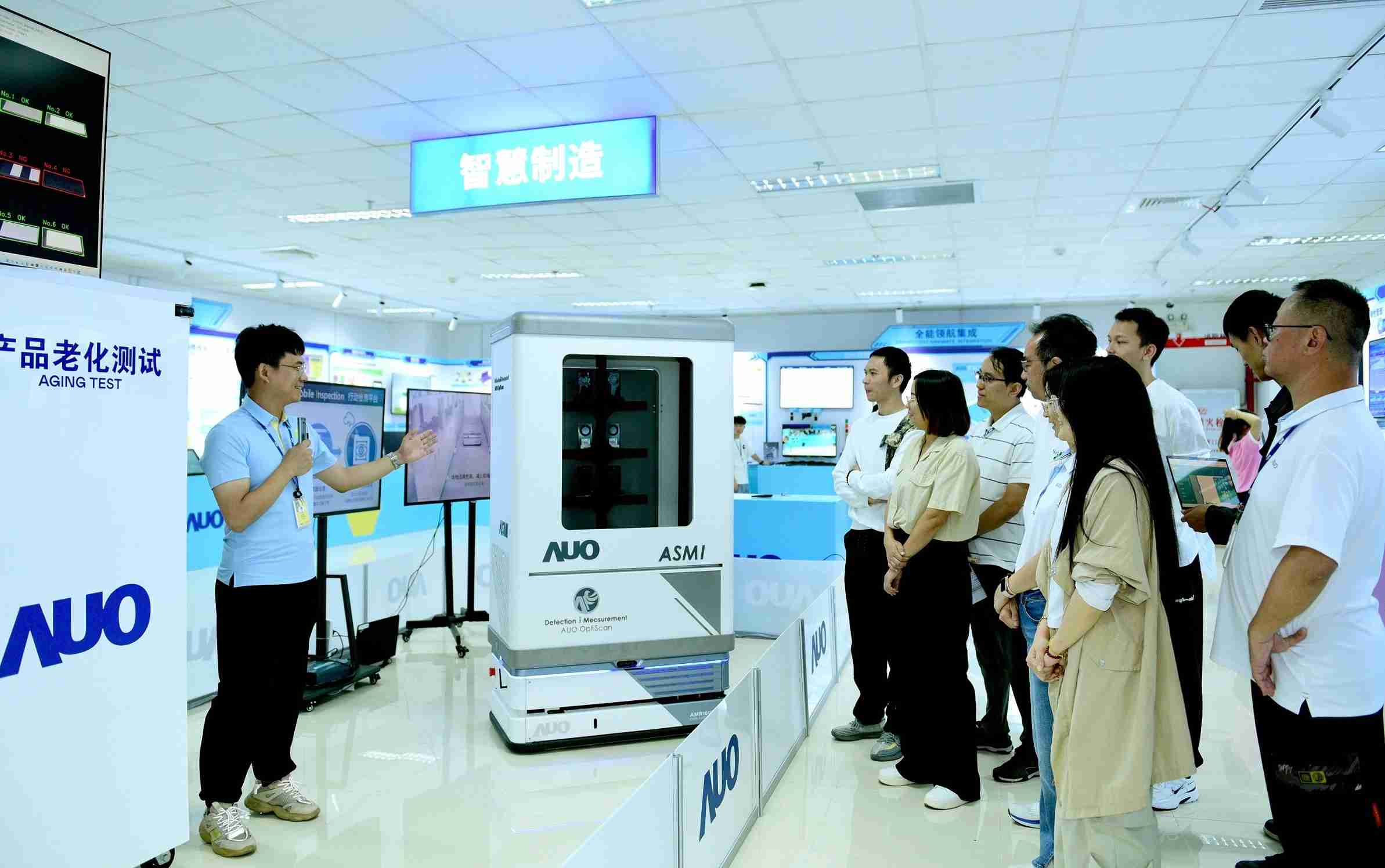 龙门国际厦门将5G+ABC技术串联生产管理全流程，，，，打通研发、、、采购、、、生管、、制程、、、、设备、、、质量等产品全生命周期制造流程，，完成数字化设计、、、智慧供应链、、智能座舱、、、全流程设备管理、、数据驱动优化、、、智慧在线检测、、、、智慧品管等自适应生产模式升级